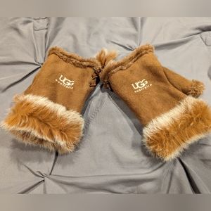 UGG Gloves New Without Tags